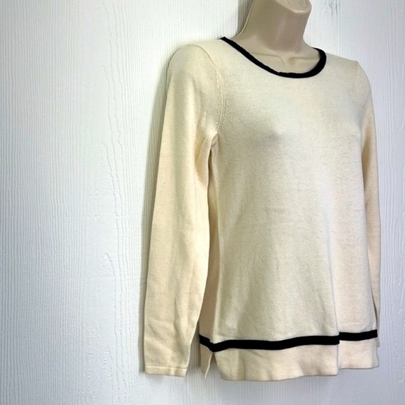 Lauren Ralph - Ivory Crewneck Black Contrast Trim Tie Back Lightweight Top Small - Picture 3 of 9